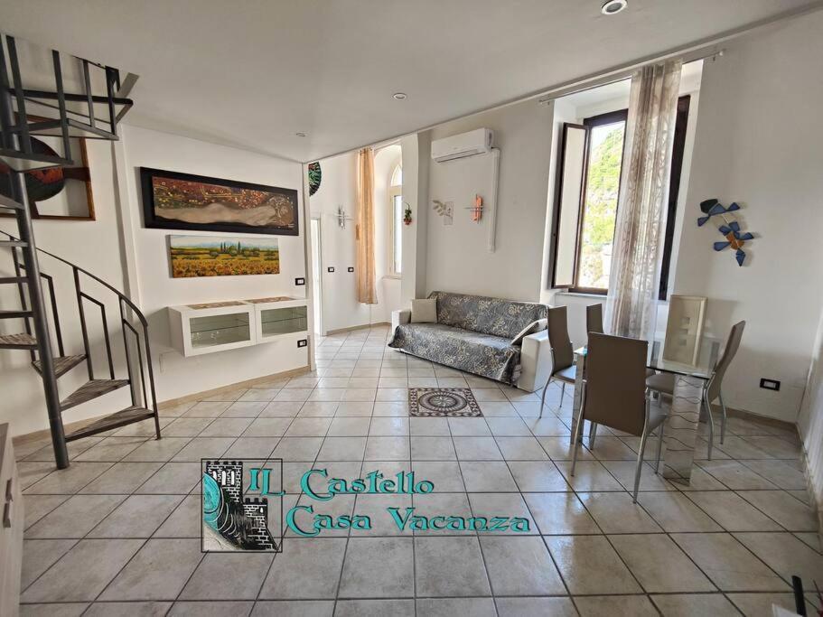 סלרנו Il Castello Casa Vacanza מראה חיצוני תמונה